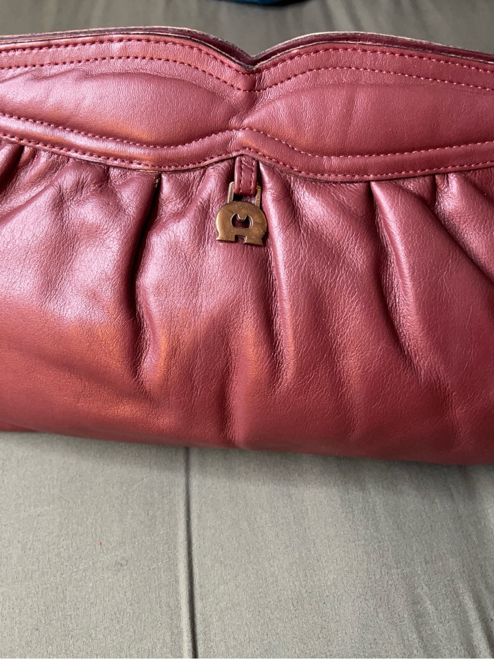 Vtg. Etienne Aigner| Leather Pleated Clutch in Dusty Rose